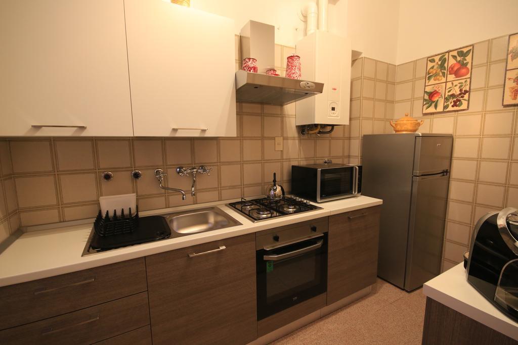 Vittori Apartment Сиена Экстерьер фото